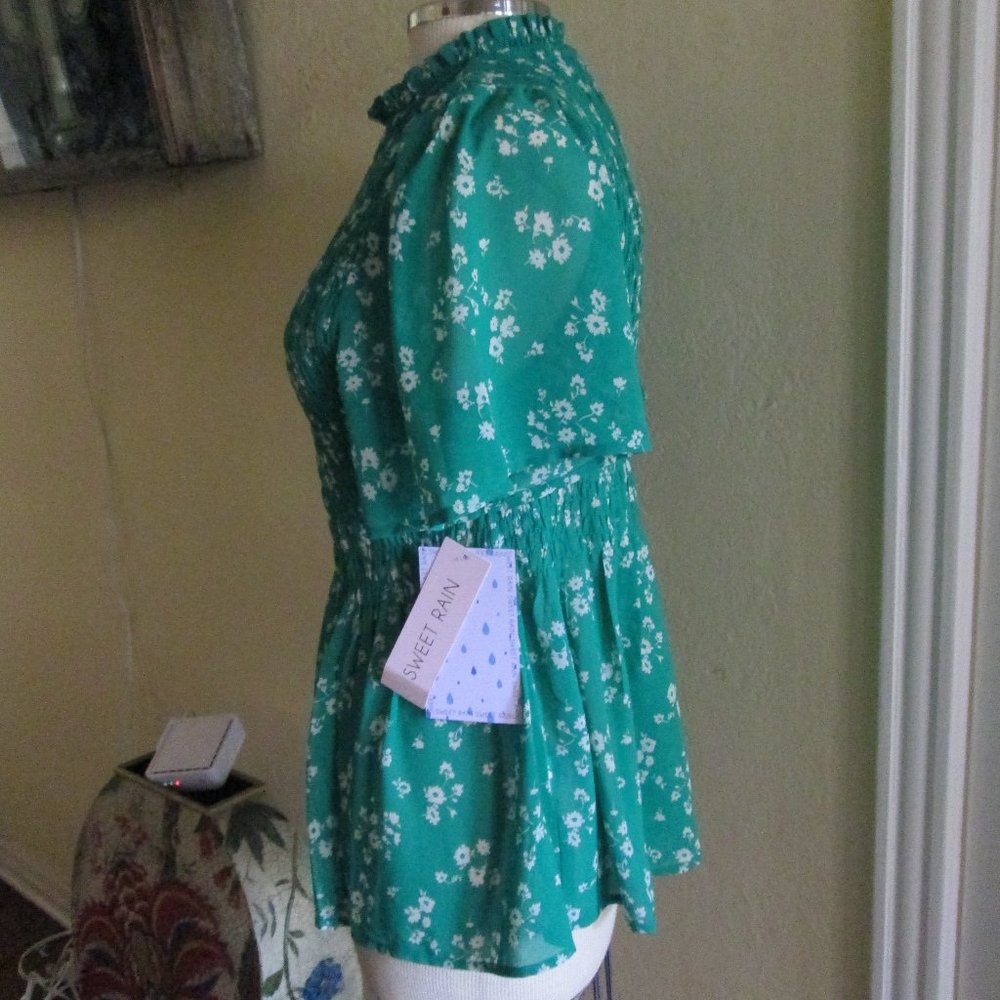NWT Adorable Green Pleated Flattering Top M L - Picture 6 of 13